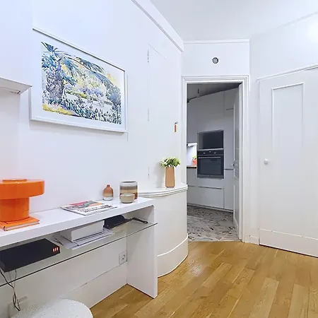Elegant Near Bastille Апартаменты *